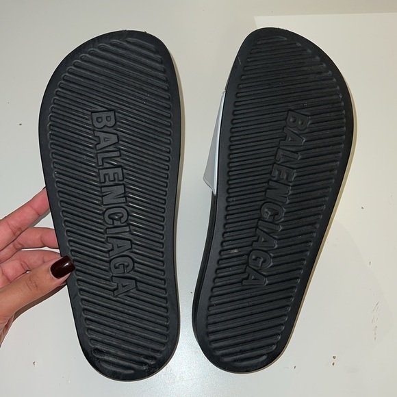 Authentic Balenciaga pool slides - Picture 3 of 7